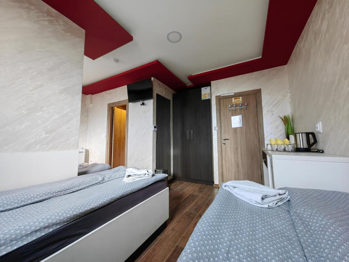 Hotel Oldbrick Pub Sombor Esterno foto