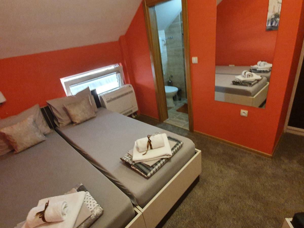 Hotel Oldbrick Pub Sombor Esterno foto