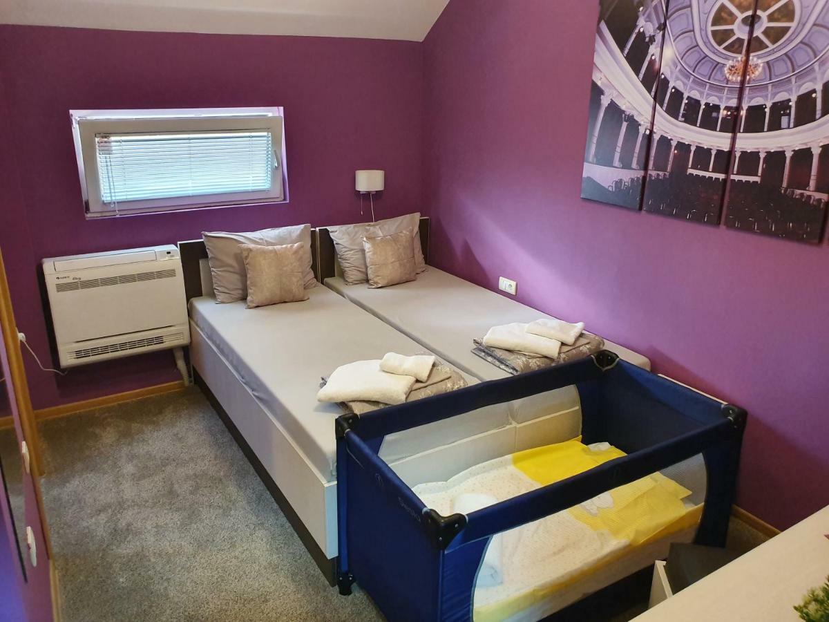 Hotel Oldbrick Pub Sombor Esterno foto