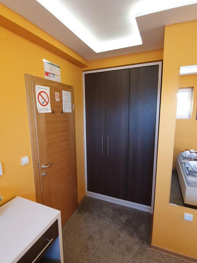 Hotel Oldbrick Pub Sombor Esterno foto