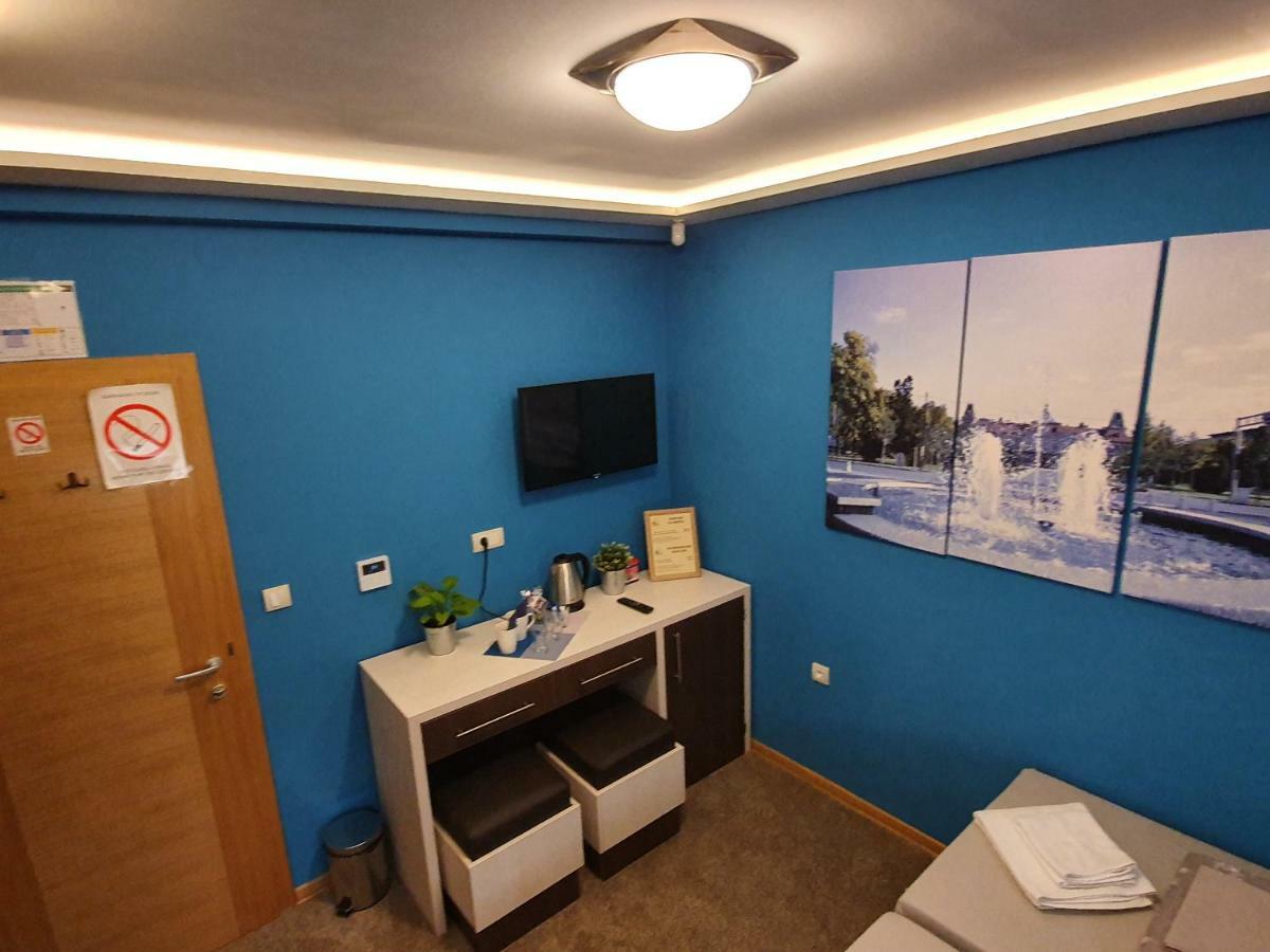 Hotel Oldbrick Pub Sombor Esterno foto