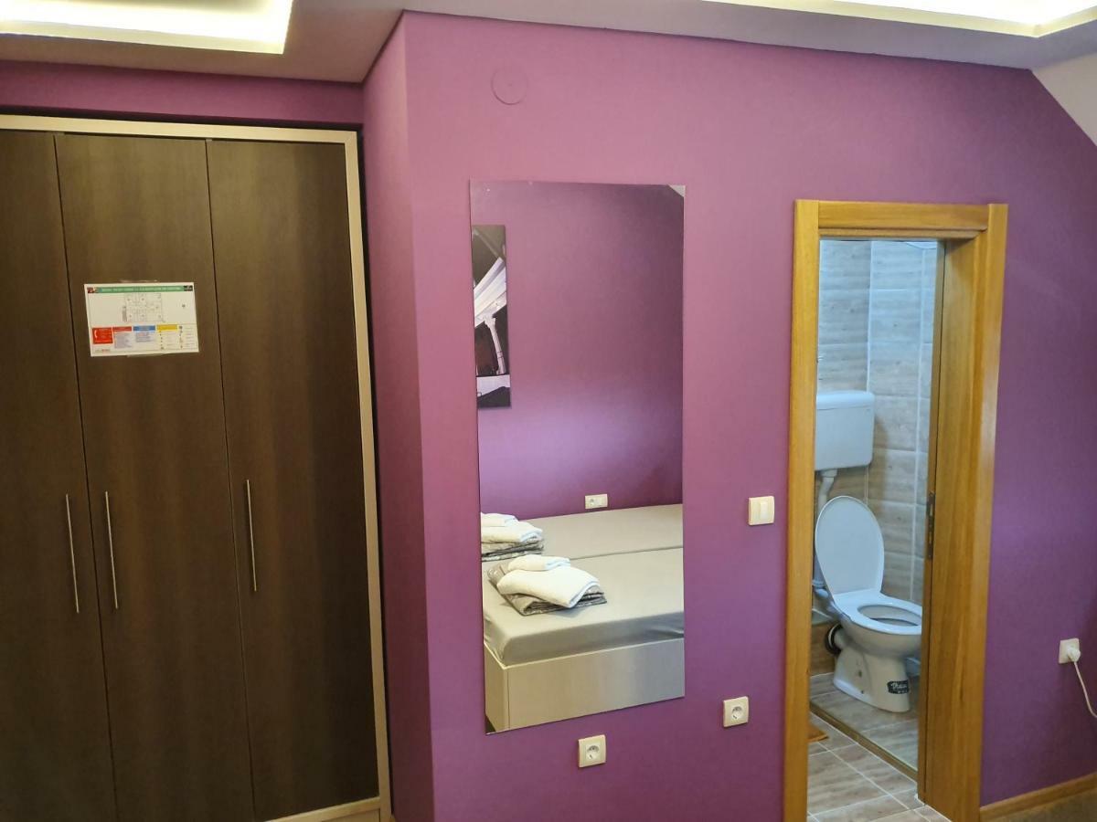 Hotel Oldbrick Pub Sombor Esterno foto