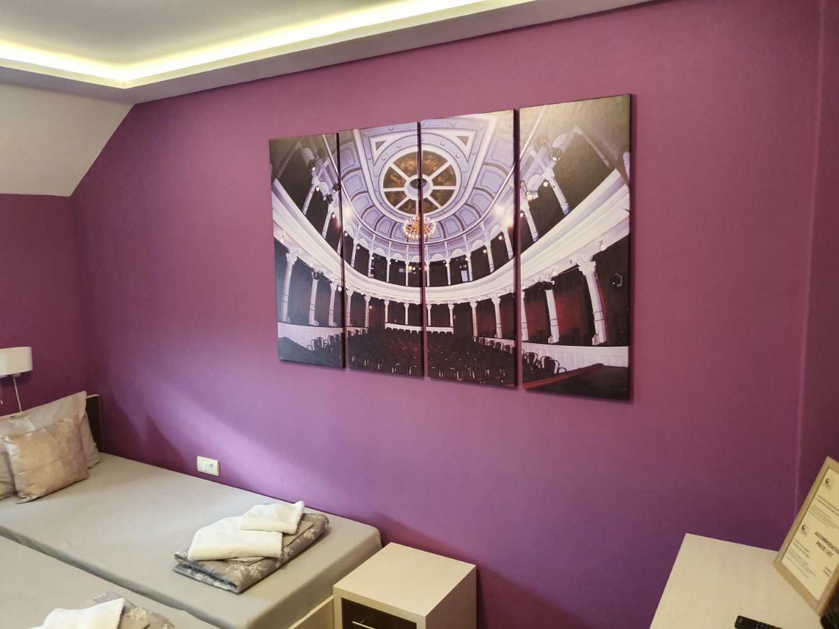 Hotel Oldbrick Pub Sombor Esterno foto