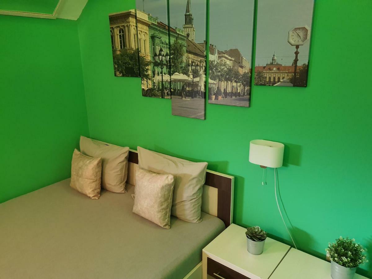 Hotel Oldbrick Pub Sombor Esterno foto
